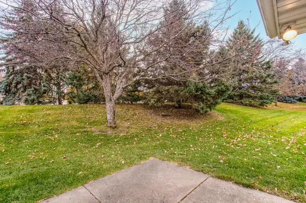 8537 Telford LN, Brooklyn Park, MN 55443