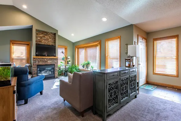 4032 Alberta DR NE, Rochester, MN 55906