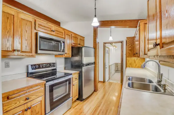 530 Cedar LN, Moorhead, MN 56560