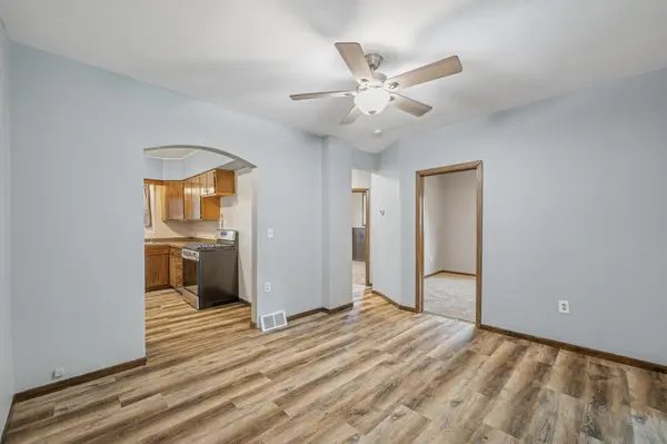 521 3rd AVE SW, Cambridge, MN 55008