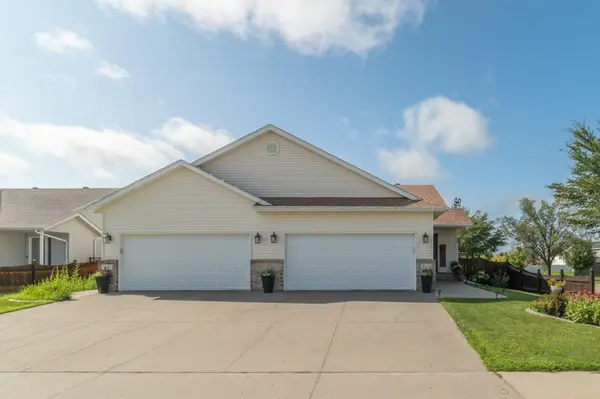 1105 37th AVE S, Moorhead, MN 56560