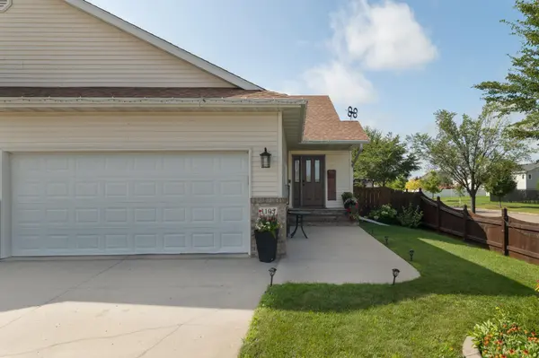 1105 37th AVE S, Moorhead, MN 56560