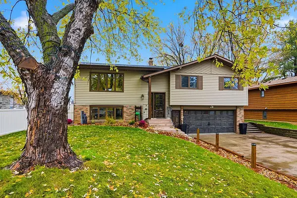 45 Oxby LN, Waite Park, MN 56387