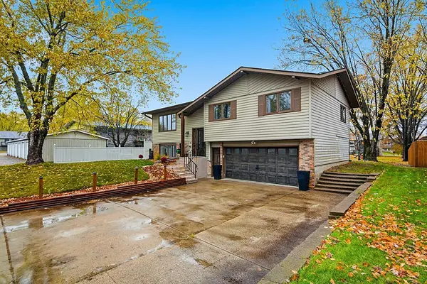 45 Oxby LN, Waite Park, MN 56387