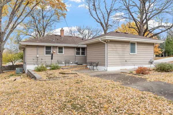 9227 W 22nd LN, Saint Louis Park, MN 55426