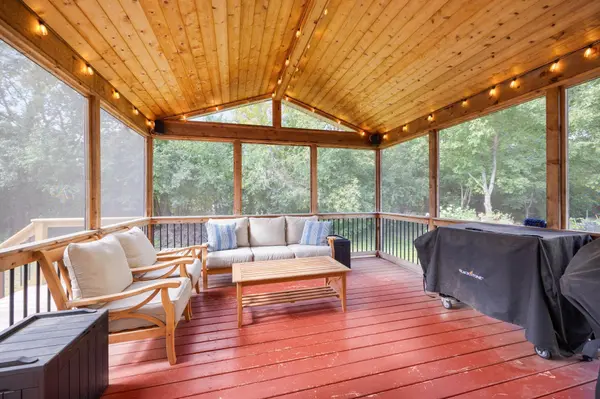 4515 Yellowstone LN N, Plymouth, MN 55446
