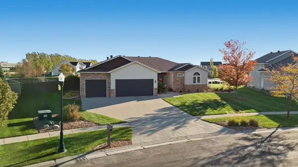 4704 Woodhaven ST S, Fargo, ND 58104