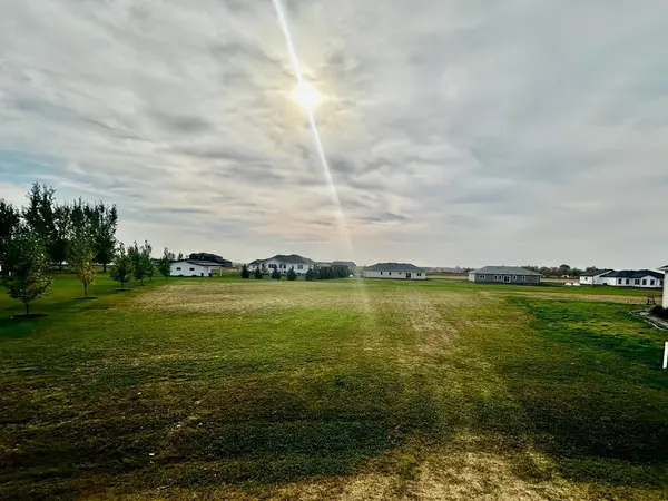 212 Laverne LN N, Colfax, ND 58018