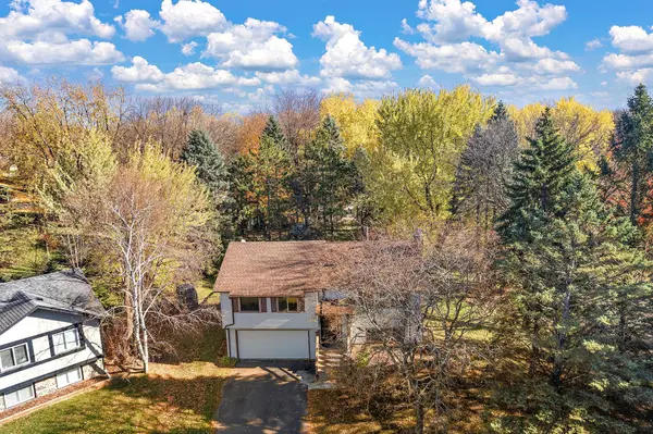 6816 Stratford CT, Woodbury, MN 55125