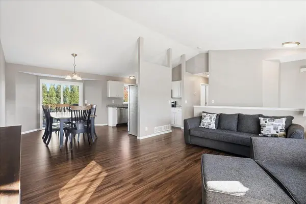 820 River TER, Prescott, WI 54021