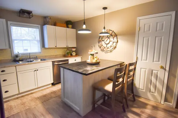 1009 Knight AVE N, Thief River Falls, MN 56701