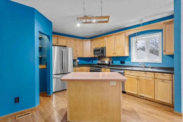 217 Primrose LN, Cannon Falls, MN 55009