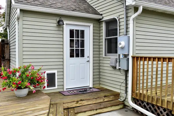 707 E 4th ST, Winona, MN 55987