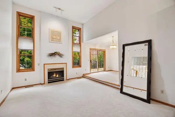 569 Coventry Pkwy, Eagan, MN 55123