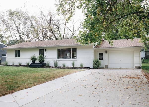 720 Lantha AVE SE, Cokato, MN 55321