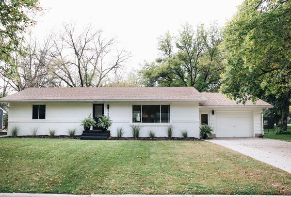 720 Lantha AVE SE, Cokato, MN 55321