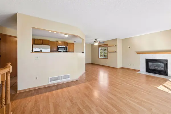 7623 Nicholas WAY, Chanhassen, MN 55317