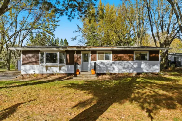 881 Coleman DR, New Richmond, WI 54017