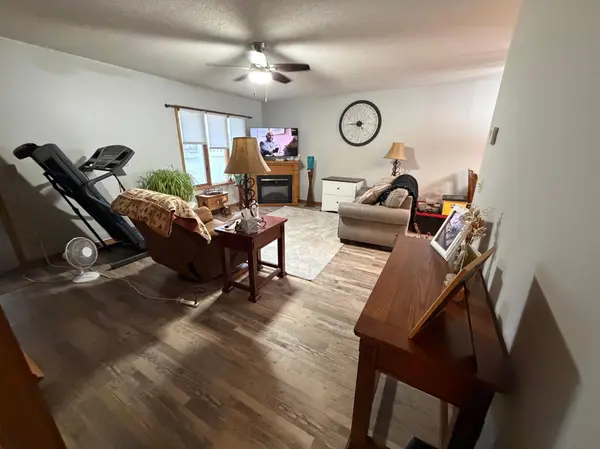 1932 Wilby RD, Albert Lea, MN 56007