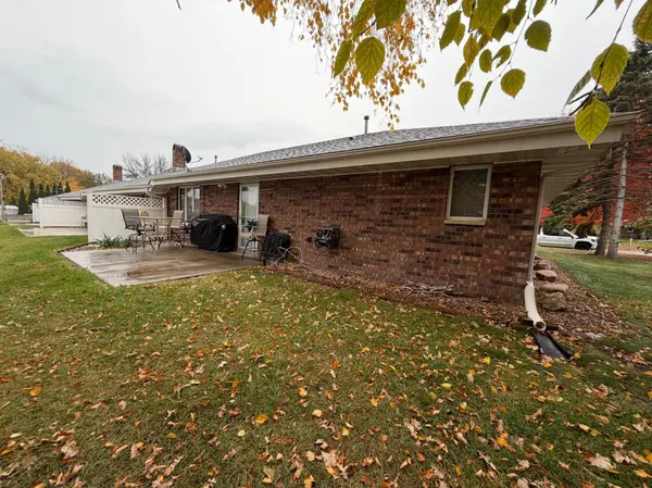 1932 Wilby RD, Albert Lea, MN 56007