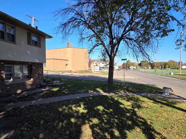 257 15th AVE N, South Saint Paul, MN 55075