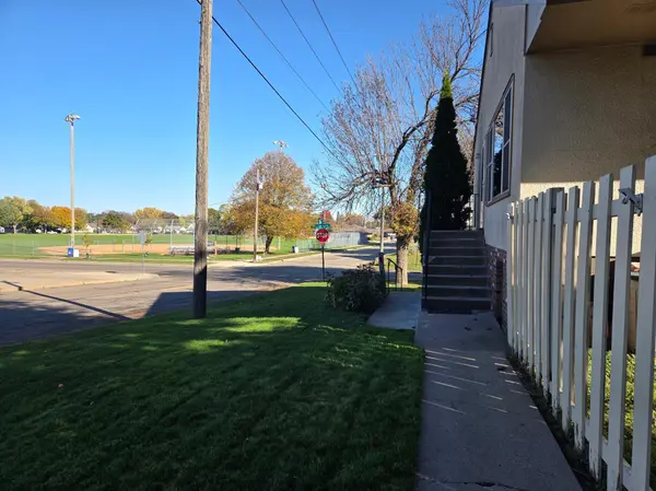 257 15th AVE N, South Saint Paul, MN 55075