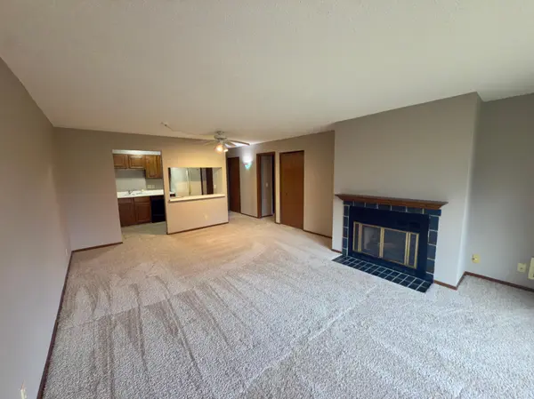 10441 Greenbrier RD #303, Hopkins, MN 55305