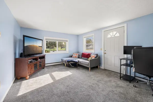 105 E Franklin ST, Morristown, MN 55052