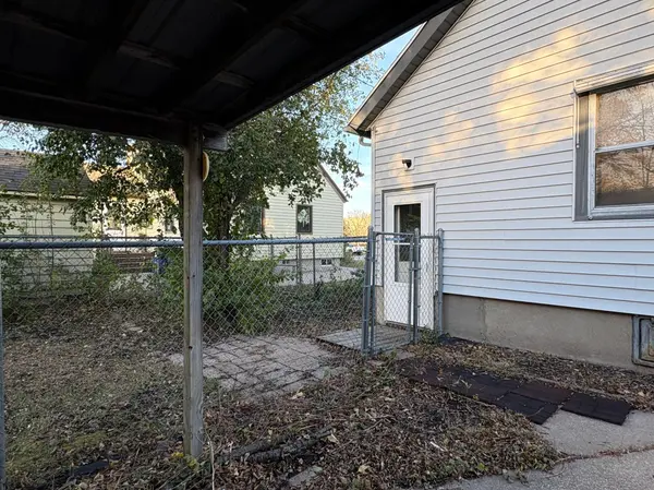 1215 6th ST S, Moorhead, MN 56560