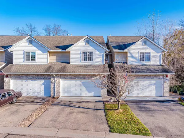 349 Pleasant LN, Chaska, MN 55318