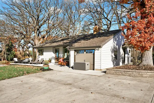 3000 Surry LN, Hopkins, MN 55305