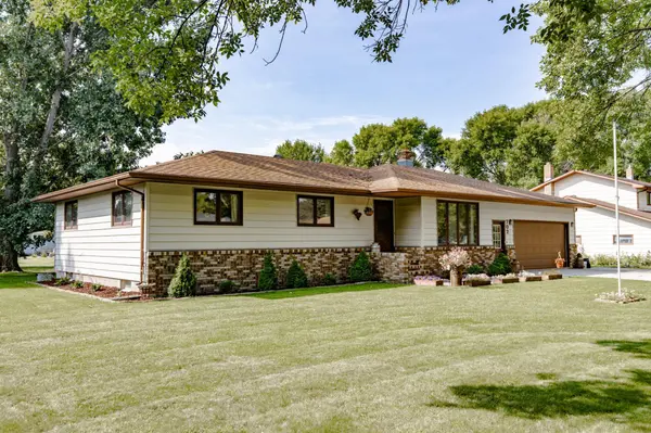 702 7th AVE SE, Barnesville, MN 56514
