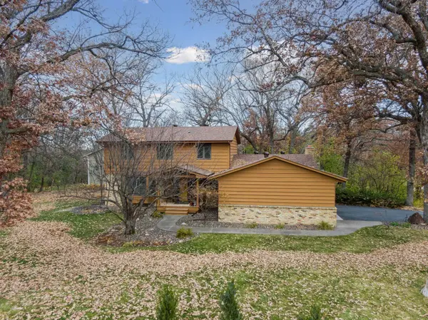 285 Wedgewood LN N, Plymouth, MN 55441