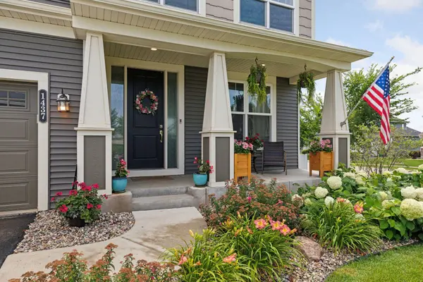 1437 Copper Hills DR, Carver, MN 55315
