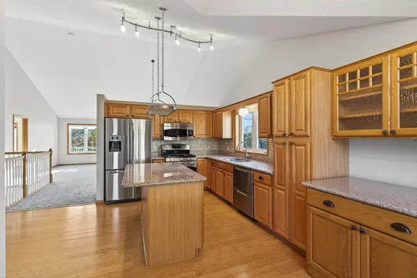 14606 Beverley LN, Savage, MN 55378