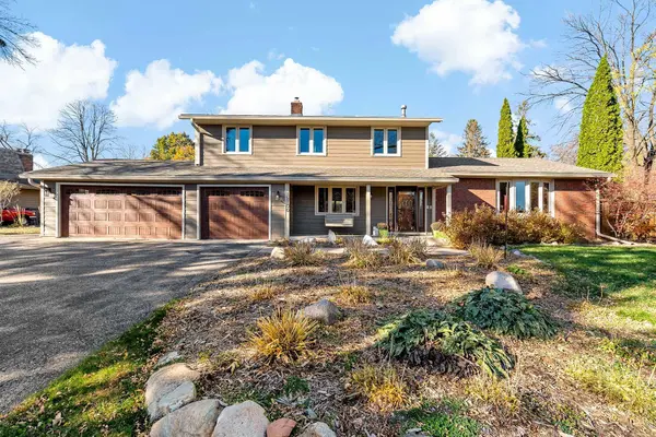 15700 Dawn DR, Minnetonka, MN 55345
