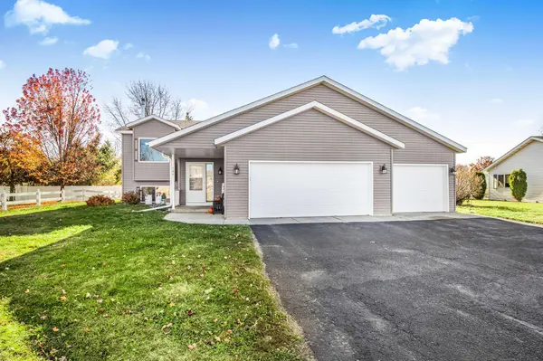 506 Oak Pond DR, Sartell, MN 56377