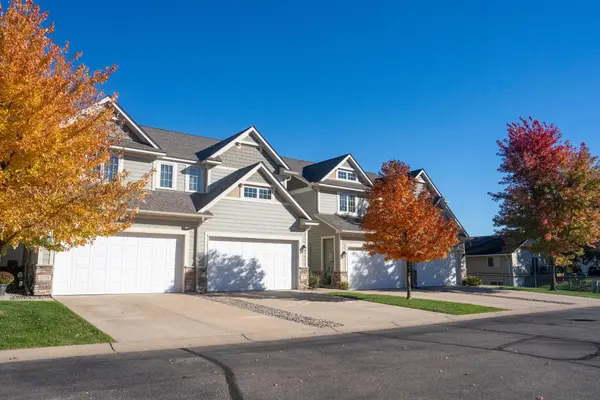 1077 Provence LN, Waconia, MN 55387