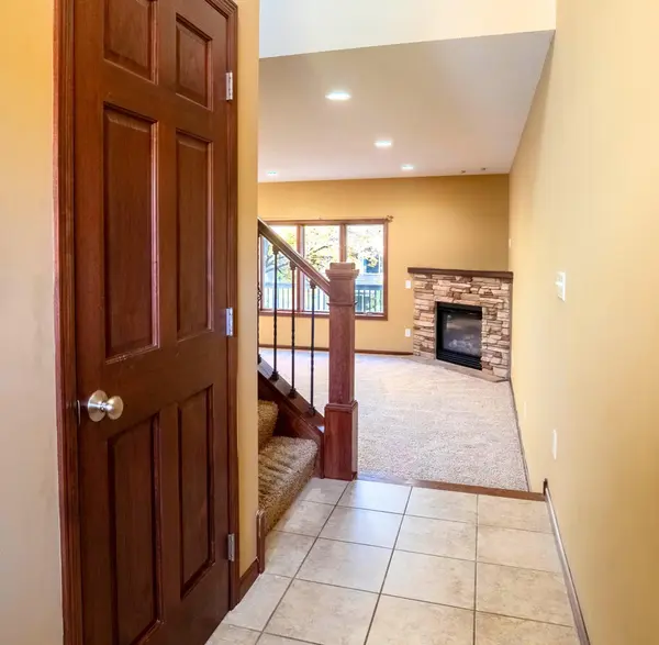 1077 Provence LN, Waconia, MN 55387