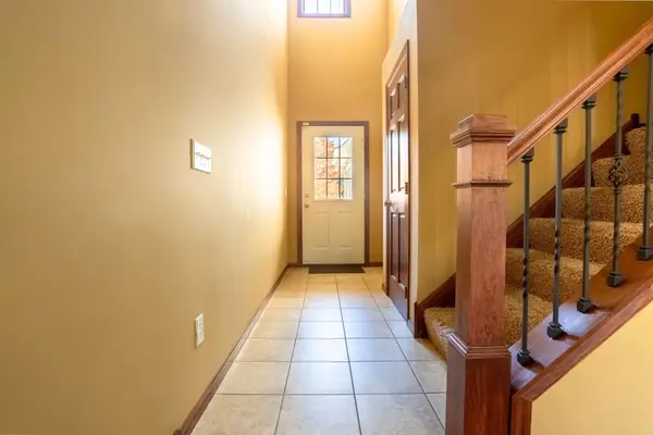 1077 Provence LN, Waconia, MN 55387