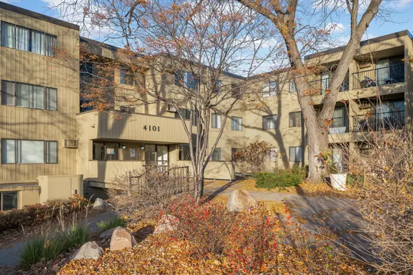 4101 Parklawn AVE #121, Edina, MN 55435