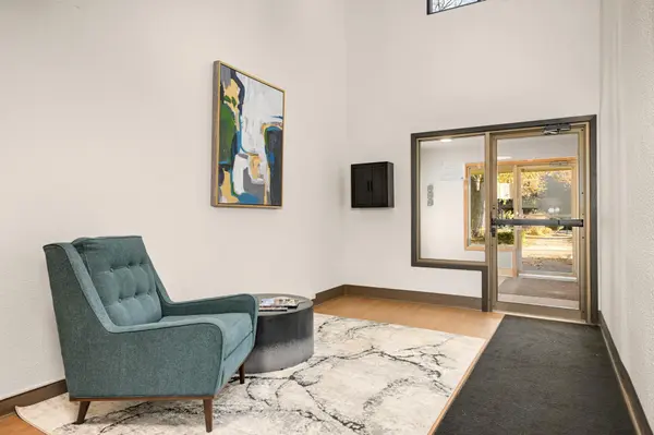 4101 Parklawn AVE #121, Edina, MN 55435