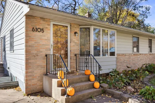 6105 Upper Afton CIR, Woodbury, MN 55125