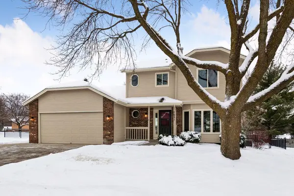 7051 Pimlico LN, Chanhassen, MN 55317