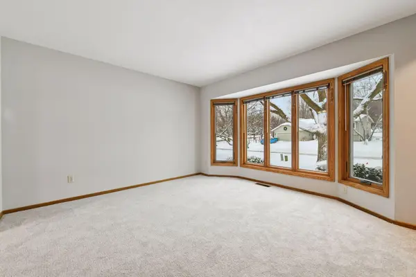 7051 Pimlico LN, Chanhassen, MN 55317