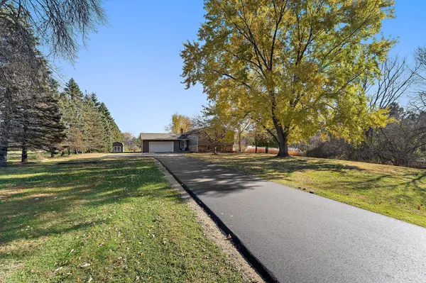 967 Sherman RD, Hudson, WI 54016
