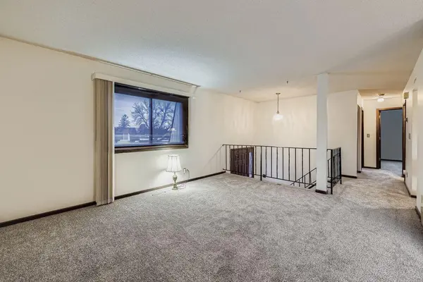 3901 Conroy TRL, Inver Grove Heights, MN 55076