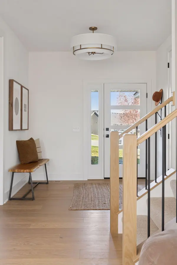 3447 Falcon CIR NW, Prior Lake, MN 55372