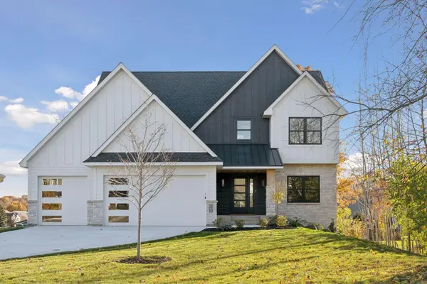 3447 Falcon CIR NW,  Prior Lake,  MN 55372
