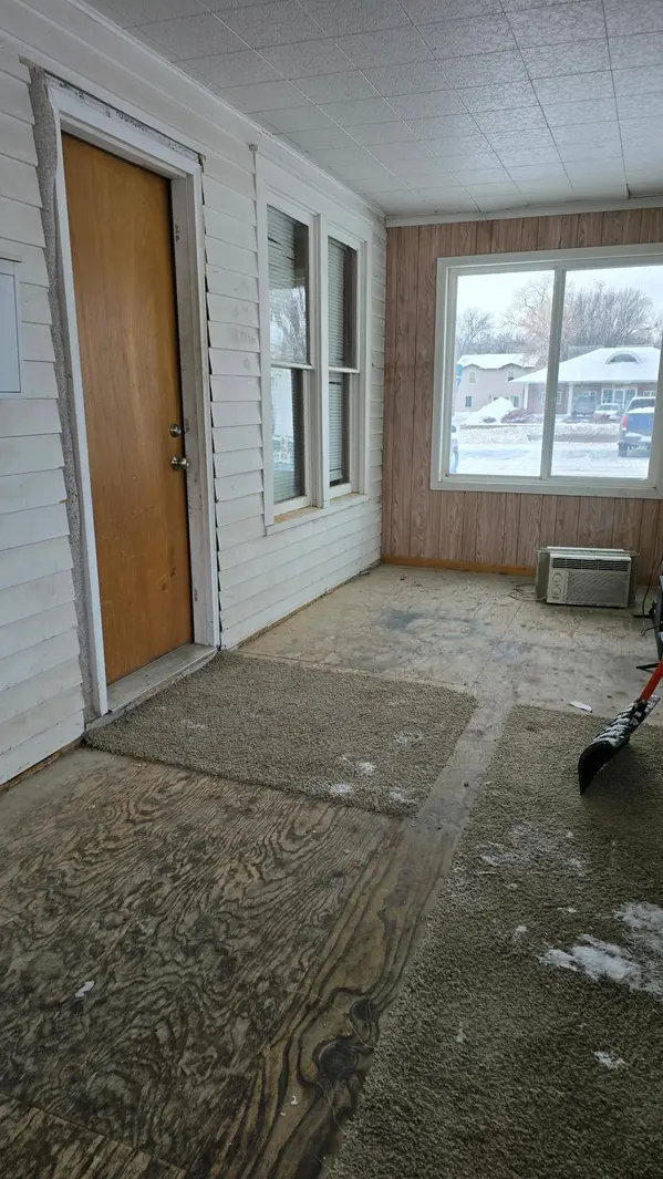 109 W Greeley ST W, Marshall, MN 56258